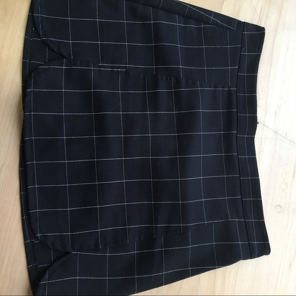 Grid Raquel Skirt from Brandy Melville - Picture 4 of 5